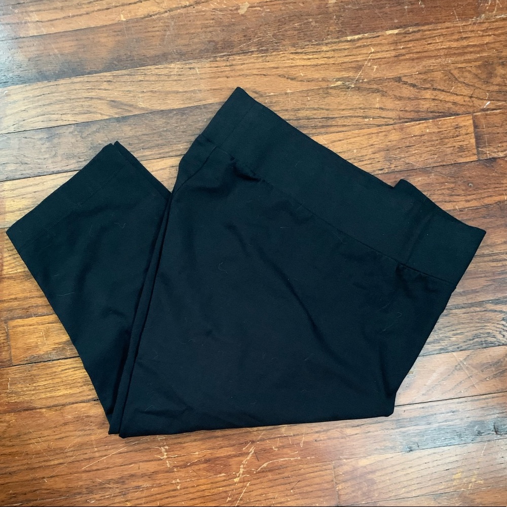 LOGO Layers Black capris